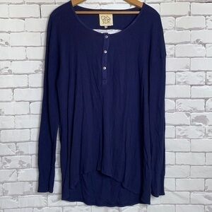 Women’s Chaser long sleeve Henley - cut out back- medium- navy blue NWT